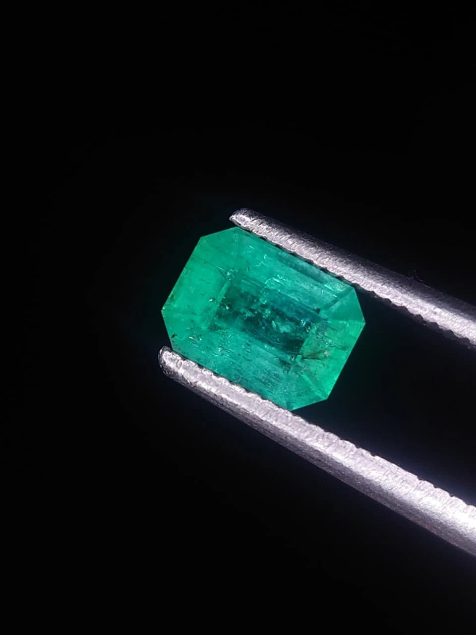 0.9ct Natural Emerald Faceted Panjsher Emerald from Afghanistan — view 1